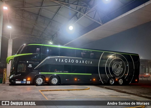 Viação Garcia 96061 na cidade de Curitiba, Paraná, Brasil, por Andre Santos de Moraes. Número da foto: #13274642.