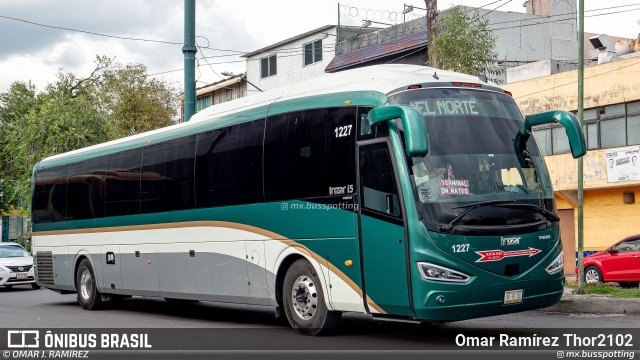 Flecha Roja México-Toluca-San Luis Mextepec-Querétaro 1227 na cidade de Gustavo A. Madero, Ciudad de México, México, por Omar Ramírez Thor2102. Número da foto: #13275010.