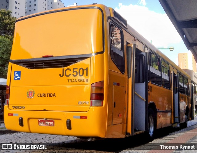 Expresso Azul JC501 na cidade de Curitiba, Paraná, Brasil, por Thomas Kynast. Número da foto: #13275936.
