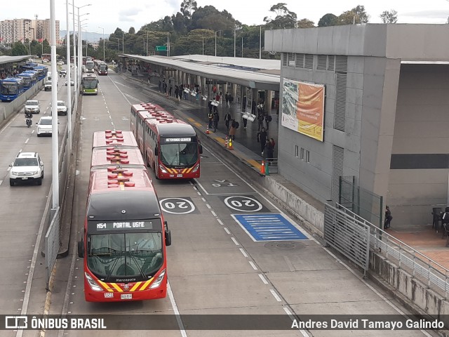 Terminais Rodoviários e Urbanos PORTAL ELDORADO - CC. NUESTRO BOGOTá na cidade de Bogotá, Colômbia, por Andres David Tamayo Galindo. Número da foto: #13276302.