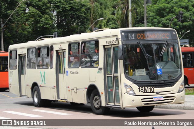 Viação Santo Ângelo 18M10 na cidade de Curitiba, Paraná, Brasil, por Paulo Henrique Pereira Borges. Número da foto: #13276248.