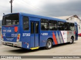 Empresa de Ônibus Pássaro Marron 37302 na cidade de Duque de Caxias, Rio de Janeiro, Brasil, por José Augusto de Souza Oliveira. Número da foto: #:id.