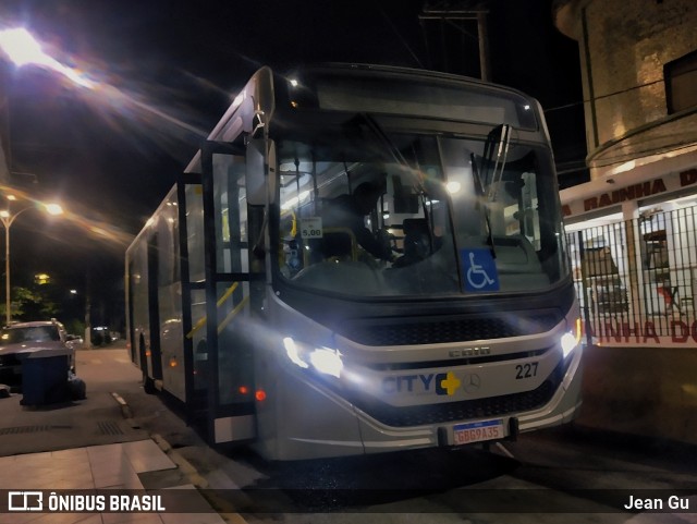City Transporte Urbano Intermodal - Guarujá 227 na cidade de Guarujá, São Paulo, Brasil, por Jean Gu. Número da foto: #13276769.
