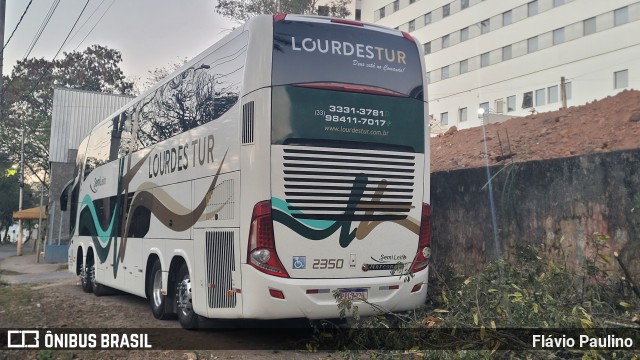 Lourdes Tur 2350 na cidade de Divinópolis, Minas Gerais, Brasil, por Flávio Paulino. Número da foto: #13278397.