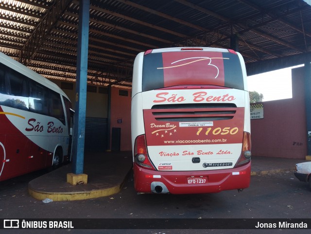 Viação São Bento Ribeirão Preto 11050 na cidade de Ituverava, São Paulo, Brasil, por Jonas Miranda. Número da foto: #13278318.
