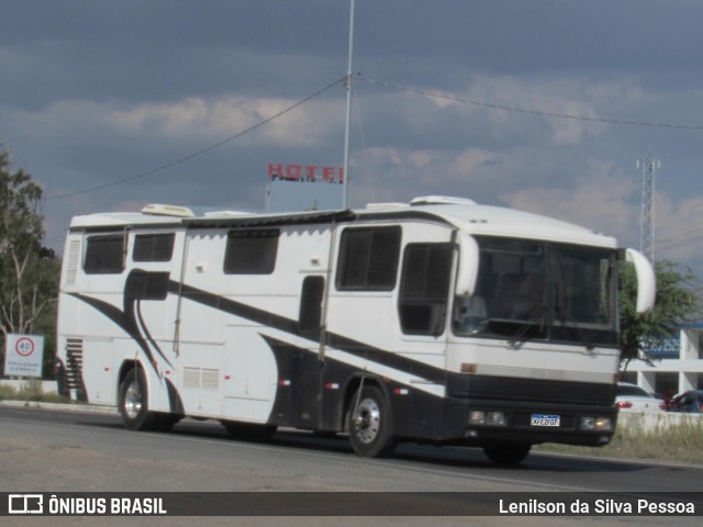Motorhomes 207 na cidade de Caruaru, Pernambuco, Brasil, por Lenilson da Silva Pessoa. Número da foto: #13279017.