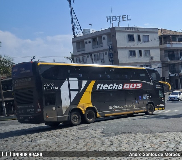 Flecha Bus 60055 na cidade de Balneário Camboriú, Santa Catarina, Brasil, por Andre Santos de Moraes. Número da foto: #13278588.