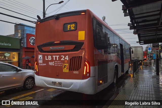 Buses Omega 6065 na cidade de Puente Alto, Cordillera, Metropolitana de Santiago, Chile, por Rogelio Labra Silva. Número da foto: #13278041.