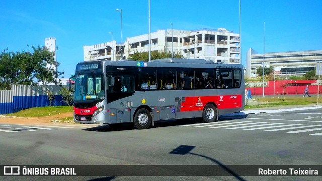 Pêssego Transportes 4 7582 na cidade de São Paulo, São Paulo, Brasil, por Roberto Teixeira. Número da foto: #13278414.