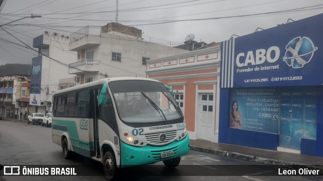 Ônibus Particulares 6928 na cidade de Pesqueira, Pernambuco, Brasil, por Leon Oliver. Número da foto: #13280028.