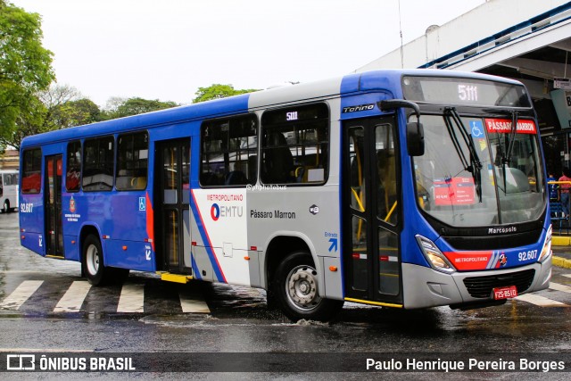 Empresa de Ônibus Pássaro Marron 92.607 na cidade de Taubaté, São Paulo, Brasil, por Paulo Henrique Pereira Borges. Número da foto: #13282672.