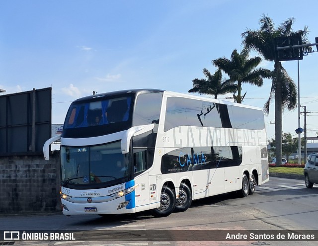 Auto Viação Catarinense 3712 na cidade de Itajaí, Santa Catarina, Brasil, por Andre Santos de Moraes. Número da foto: #13282404.
