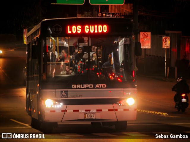 Autotransportes Los Guido 128 na cidade de San José, San José, Costa Rica, por Sebas Gamboa. Número da foto: #13281307.