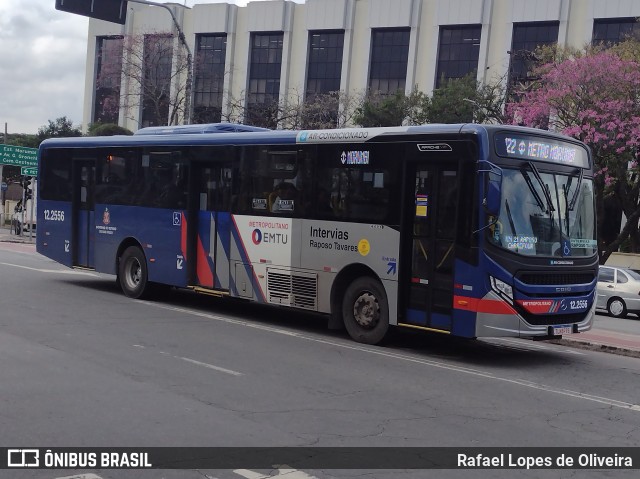 Auto Viação Bragança Metropolitana > Viação Raposo Tavares 12.2556 na cidade de São Paulo, São Paulo, Brasil, por Rafael Lopes de Oliveira. Número da foto: #13283208.