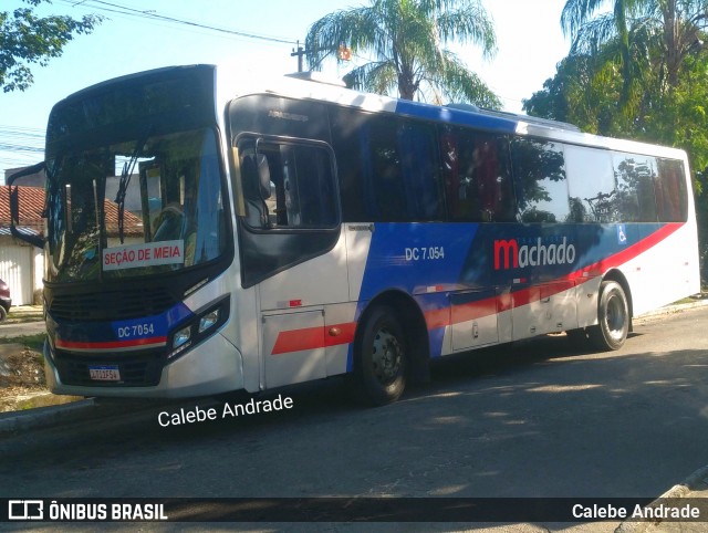 Transportes Machado DC 7.054 na cidade de Duque de Caxias, Rio de Janeiro, Brasil, por Calebe Andrade. Número da foto: #13281446.