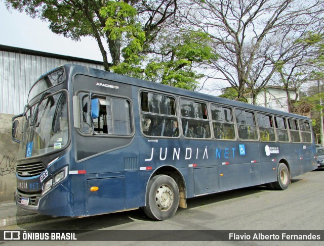 Jundiá Transportadora Turistica 1233 na cidade de Mairinque, São Paulo, Brasil, por Flavio Alberto Fernandes. Número da foto: #13281698.