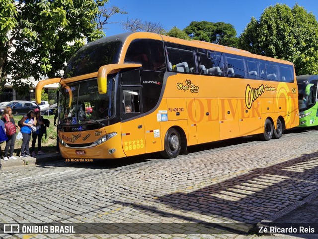 Oliver Turismo RJ 400.003 na cidade de Petrópolis, Rio de Janeiro, Brasil, por Zé Ricardo Reis. Número da foto: #13281214.