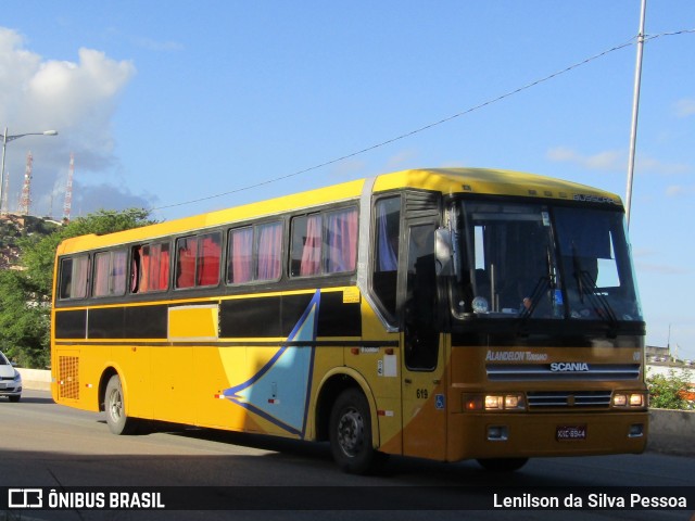 Ônibus Particulares 619 na cidade de Caruaru, Pernambuco, Brasil, por Lenilson da Silva Pessoa. Número da foto: #13281940.