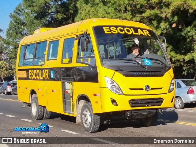 Escolares 0001 na cidade de Caxias do Sul, Rio Grande do Sul, Brasil, por Emerson Dorneles. Número da foto: #13280611.