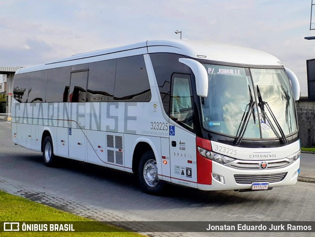 Auto Viação Catarinense 323225 na cidade de Itajaí, Santa Catarina, Brasil, por Jonatan Eduardo Jurk Ramos. Número da foto: #13280314.