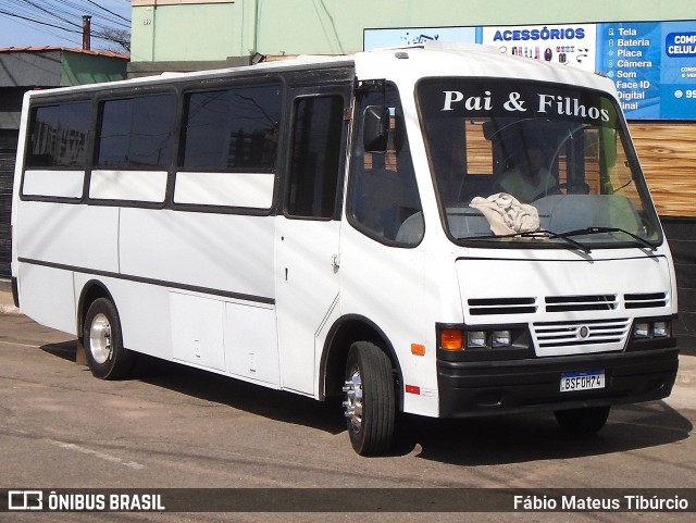 Ônibus Particulares 0H74 na cidade de Três Corações, Minas Gerais, Brasil, por Fábio Mateus Tibúrcio. Número da foto: #13281407.