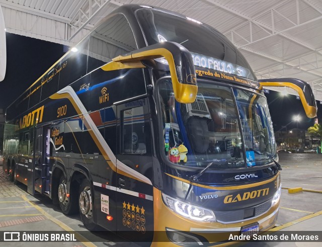 Auto Viação Gadotti 9100 na cidade de Balneário Camboriú, Santa Catarina, Brasil, por Andre Santos de Moraes. Número da foto: #13284754.
