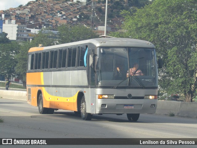 Ônibus Particulares 589 na cidade de Caruaru, Pernambuco, Brasil, por Lenilson da Silva Pessoa. Número da foto: #13284927.