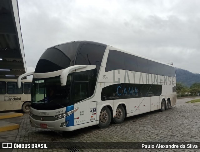 Auto Viação Catarinense 3706 na cidade de Indaial, Santa Catarina, Brasil, por Paulo Alexandre da Silva. Número da foto: #13284884.