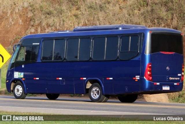 Ônibus Particulares 200 na cidade de Muriaé, Minas Gerais, Brasil, por Lucas Oliveira. Número da foto: #13284225.