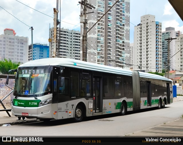 Via Sudeste Transportes S.A. 5 2798 na cidade de São Paulo, São Paulo, Brasil, por Valnei Conceição. Número da foto: #13284817.