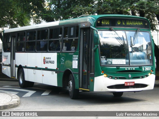 Via Sul Transportes Urbanos 5 2037 na cidade de São Paulo, São Paulo, Brasil, por Luiz Fernando Maximo. Número da foto: #13285288.