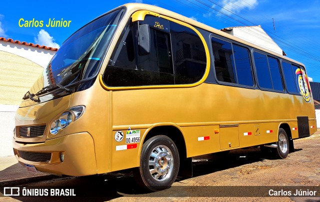 Ônibus Particulares 6803 na cidade de Caldas Novas, Goiás, Brasil, por Carlos Júnior. Número da foto: #13289538.