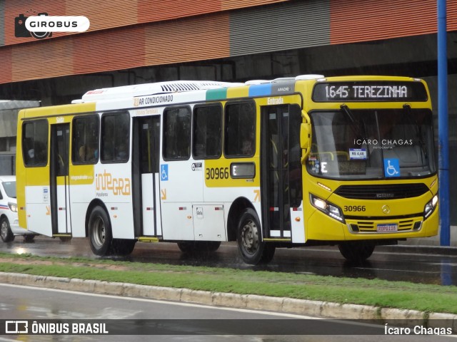 Plataforma Transportes 30966 na cidade de Salvador, Bahia, Brasil, por Ícaro Chagas. Número da foto: #13289420.