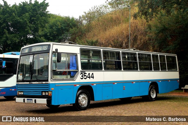 Ônibus Particulares 3544 na cidade de Campinas, São Paulo, Brasil, por Mateus C. Barbosa. Número da foto: #13289744.