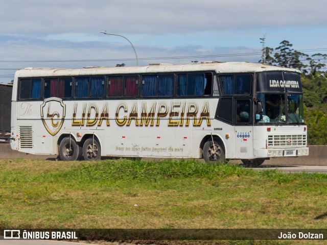Grupo Lida Campeira 8510 na cidade de Balneário Piçarras, Santa Catarina, Brasil, por João Dolzan. Número da foto: #13289639.